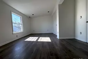 30 Dora St, Stamford, CT 06902 - Photo 15