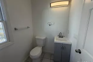 30 Dora St, Stamford, CT 06902 - Photo 9