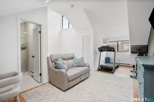 19 Woodway Rd, Stamford, CT 06907 - Photo 17