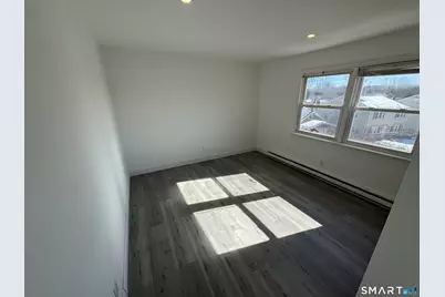 1 Reynolds Avenue #Upstairs, Stamford, CT 06905 - Photo 7