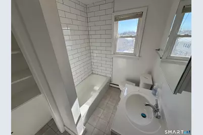 1 Reynolds Avenue #Upstairs, Stamford, CT 06905 - Photo 9