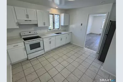 1 Reynolds Avenue #Upstairs, Stamford, CT 06905 - Photo 3