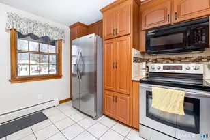 104 Driftwood Rd, Bristol, CT 06010 - Photo 9