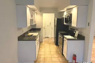 125 Warner Hill Rd, Stratford, CT 06614 - Photo 3