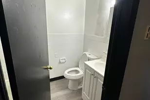 1660 E Main St, Waterbury, CT 06705 - Photo 11