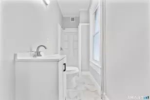 394 Gregory St, Bridgeport, CT 06604 - Photo 7