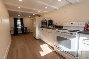 231 Broad St, Norwich, CT 06360 - Photo 13