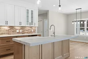 42 Holcomb St, Simsbury, CT 06070 - Photo 15