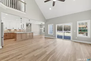 42 Holcomb St, Simsbury, CT 06070 - Photo 9