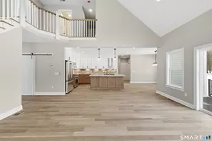 42 Holcomb St, Simsbury, CT 06070 - Photo 7