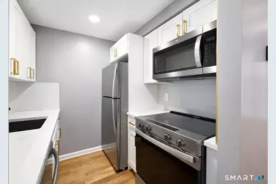 23 Charter Oak Place #APT 1, Hartford, CT 06106 - Photo 9