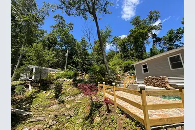 22 Hemlock Trail, Newtown, CT 06482 - Photo 7