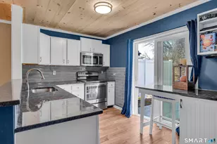 2 Plymouth Ct, Clinton, CT 06413 - Photo 3