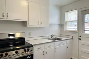 52 Arnold Way, West Hartford, CT 06119 - Photo 11