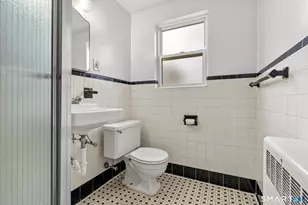 52 Arnold Way, West Hartford, CT 06119 - Photo 17