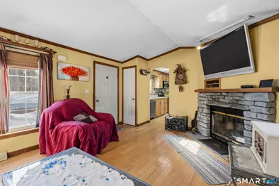 112 Victorian Drive, Norwich, CT 06360 - Photo 3