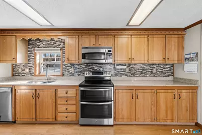 112 Victorian Drive, Norwich, CT 06360 - Photo 9