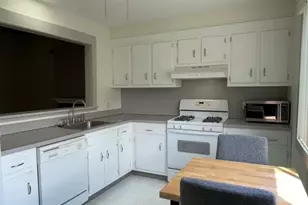 14 Algonquin Ln, Stratford, CT 06614 - Photo 5