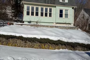 33 Monroe St, Shelton, CT 06484 - Photo 1