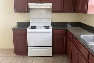 27 Manila Ave, Woodbridge, CT 06525 - Photo 3