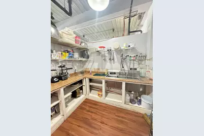 Madeira Cafe Fairfield Avenue #295, Bridgeport, CT 06604 - Photo 7