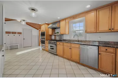 137 Yantic Lane, Norwich, CT 06360 - Photo 7