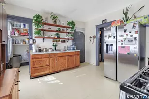 619 Brooks St, Bridgeport, CT 06608 - Photo 11