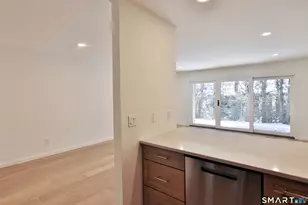 81 Courtland Ave, Stamford, CT 06902 - Photo 3