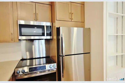 81 Courtland Avenue #81-07, Stamford, CT 06902 - Photo 5