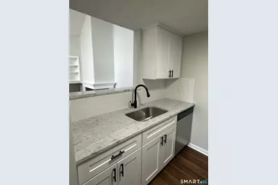 318 Carriage Crossing Lane #318, Middletown, CT 06457 - Photo 5