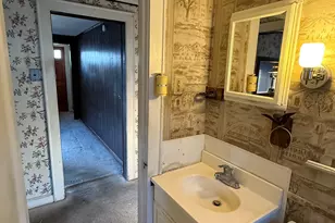 115 Saltonstall Pkwy, East Haven, CT 06512 - Photo 17