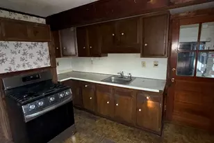 115 Saltonstall Pkwy, East Haven, CT 06512 - Photo 15