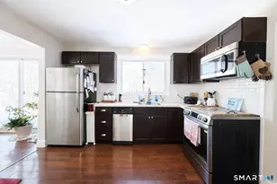 32 Parker St, Enfield, CT 06082 - Photo 5