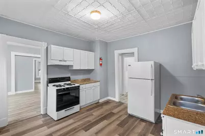 16 Plaza Avenue, Waterbury, CT 06710 - Photo 7