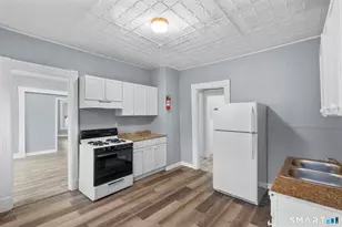 16 Plaza Ave, Waterbury, CT 06710 - Photo 7