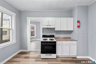 16 Plaza Ave, Waterbury, CT 06710 - Photo 5