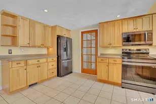 50 Davis Rd, East Hartford, CT 06118 - Photo 11