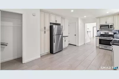 45 Birdsey Street, Bridgeport, CT 06610 - Photo 9