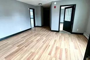 7 Market Ln, Thompson, CT 23677 - Photo 3