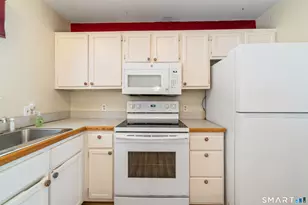 972 Heritage Vlg, Southbury, CT 06488 - Photo 9