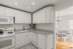 30 Burritt Ave, Norwalk, CT 06854 - Photo 9