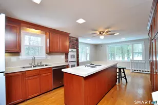 25 Red Stone Dr, Simsbury, CT 06089 - Photo 11