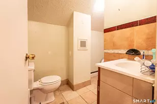 34 Adams St, Hartford, CT 06112 - Photo 27