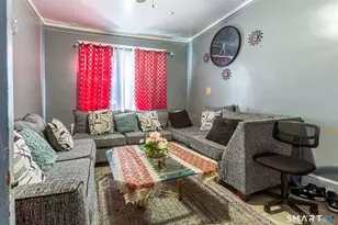 34 Adams St, Hartford, CT 06112 - Photo 3