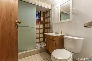 34 Adams St, Hartford, CT 06112 - Photo 31