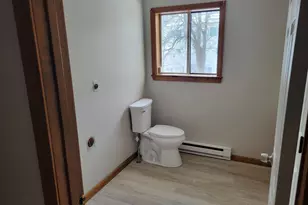 32 Stanley St, Naugatuck, CT 06770 - Photo 9