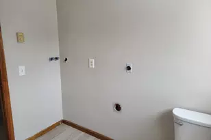 32 Stanley St, Naugatuck, CT 06770 - Photo 11