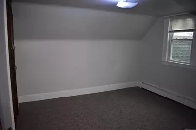 11 Manhattan Avenue, Bridgeport, CT 06606 - Photo 11