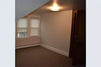 11 Manhattan Avenue, Bridgeport, CT 06606 - Photo 9