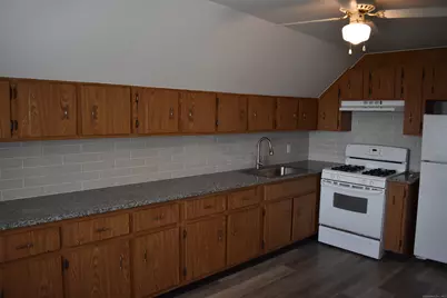 11 Manhattan Avenue, Bridgeport, CT 06606 - Photo 5